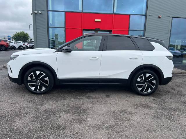 2025 Vauxhall Grandland 1.2 Hybrid [136] Ultimate 5dr e-DCT6 [Pan Roof]